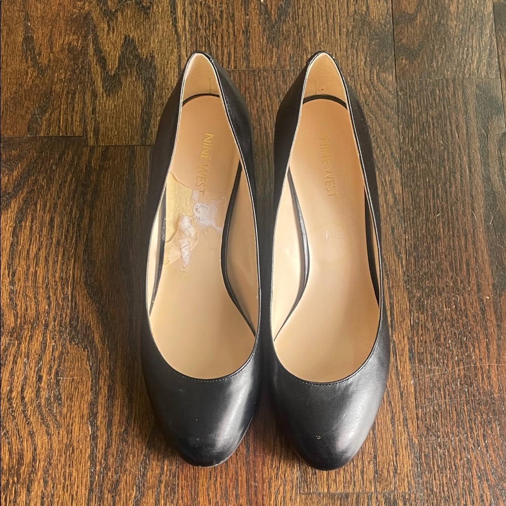 Nine West Classic Black Wedge Shoes - Picture 6 of 6